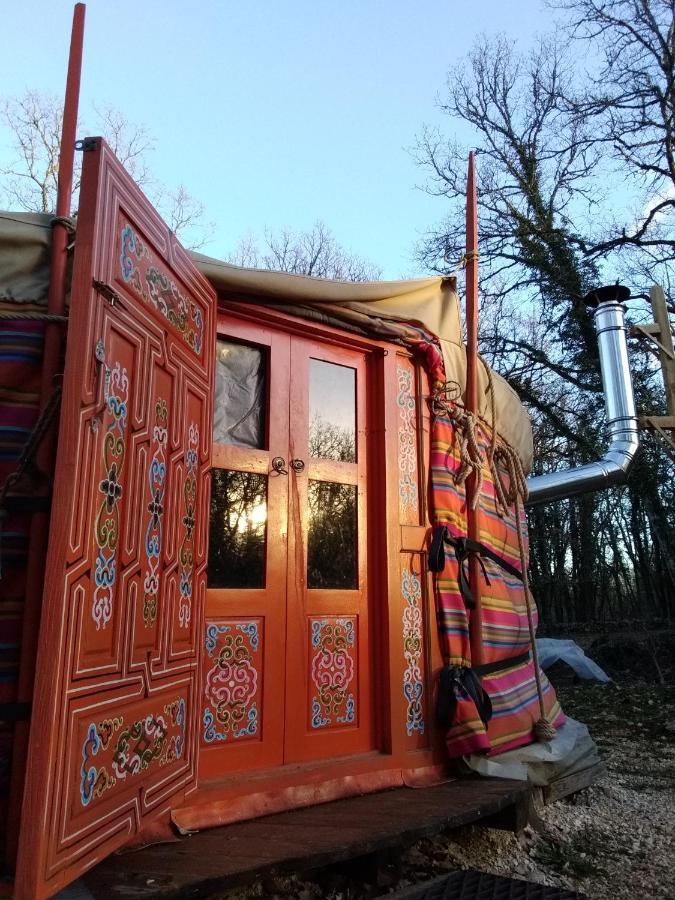 Les Yourtes De Bascot Vaylats Esterno foto